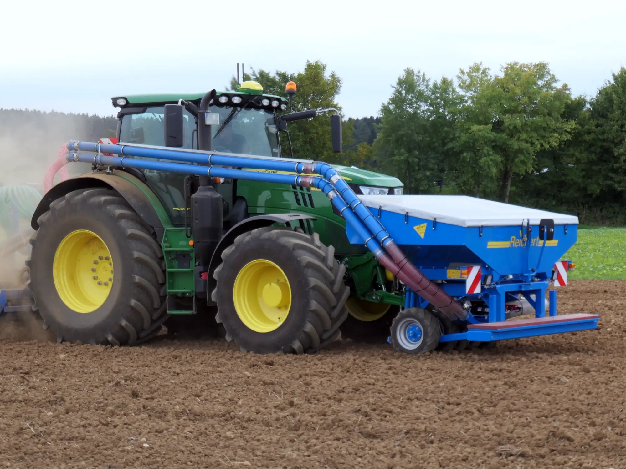 Neue Fronttank-Option: Zwei Komponenten gleichzeitig ausbringen